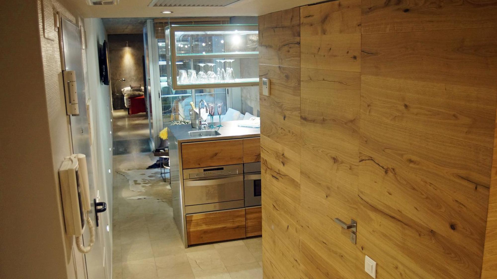My Space Emirates - Fully Equipped Apartments Near The Beach With Shared Pool Barcelona Habitación foto