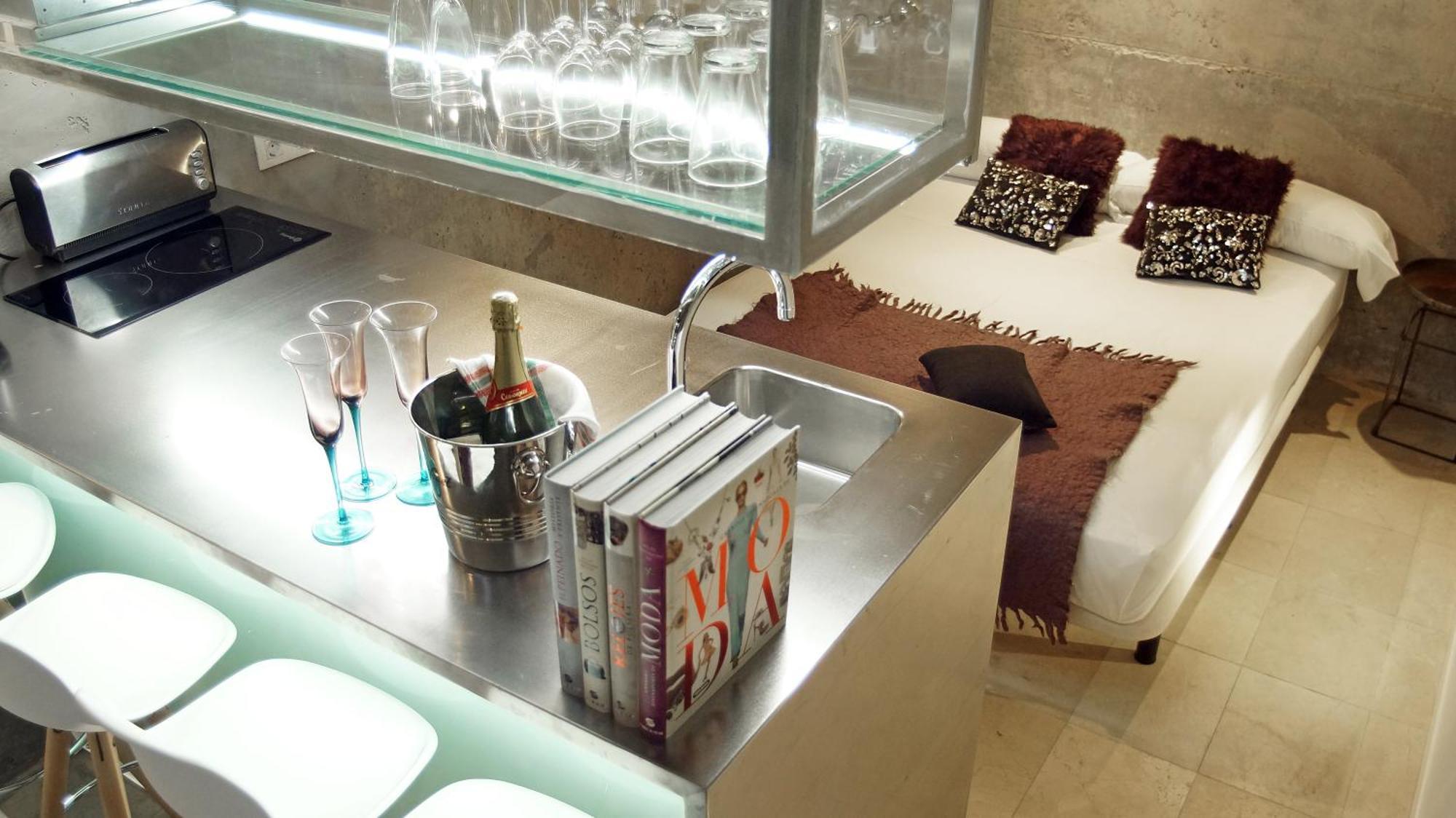 My Space Emirates - Fully Equipped Apartments Near The Beach With Shared Pool Barcelona Habitación foto